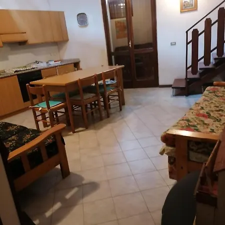 Casa Vacanze 'la Piazza' * Zone