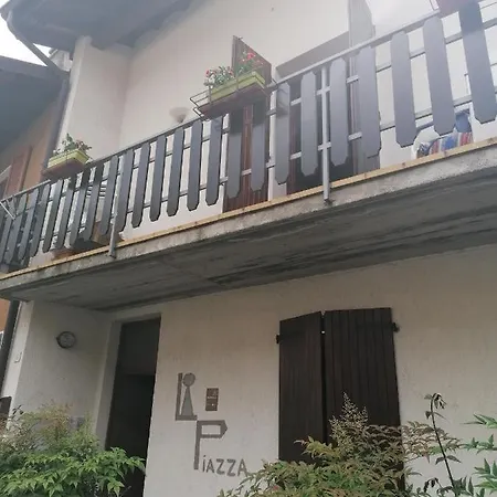 Casa Vacanze 'la Piazza' Dom wakacyjny